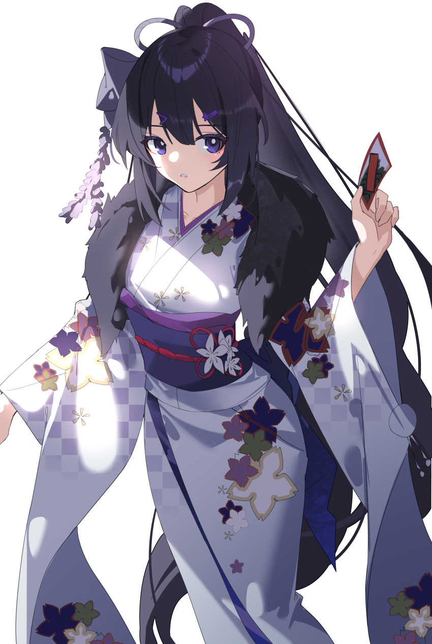 1girl absurdres black_hair copyright_request feather_boa floral_print hair_between_eyes hair_ornament hairclip hand_up highres japanese_clothes kimono long_hair long_sleeves obi parted_lips ponytail print_kimono qtian sash simple_background solo very_long_hair violet_eyes white_background white_kimono wide_sleeves