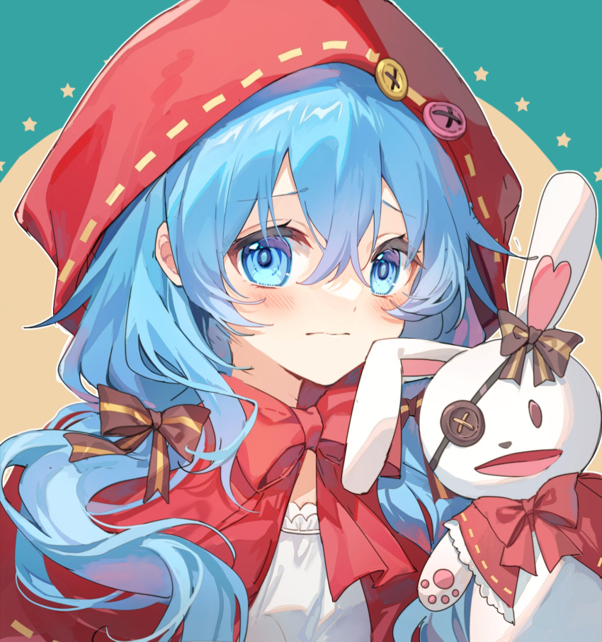 1girl adapted_costume black_bow blue_eyes blue_hair blush bow closed_mouth commentary crossed_bangs date_a_live eyepatch frown hair_between_eyes highres hood hood_up long_hair low_twintails nervous red_bow simple_background solo star_(symbol) stuffed_animal stuffed_rabbit stuffed_toy twintails upper_body yoshino_(date_a_live) yoshinon yunweishukuang