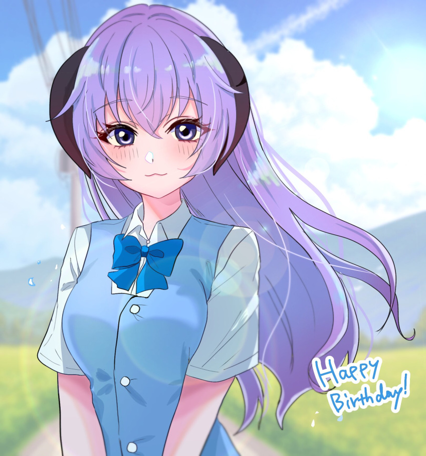 1girl 2023 :3 alternate_costume blue_bow blue_eyes blue_vest blurry blurry_background blush bow closed_mouth clouds commentary_request dated_commentary day demon_girl demon_horns depth_of_field eyelashes eyes_visible_through_hair floating_hair hair_between_eyes hanyuu happy_birthday highres higurashi_no_naku_koro_ni horns long_hair looking_at_viewer outdoors purple_hair shirt short_sleeves smile solo tsurime upper_body very_long_hair vest white_shirt yuno_ff