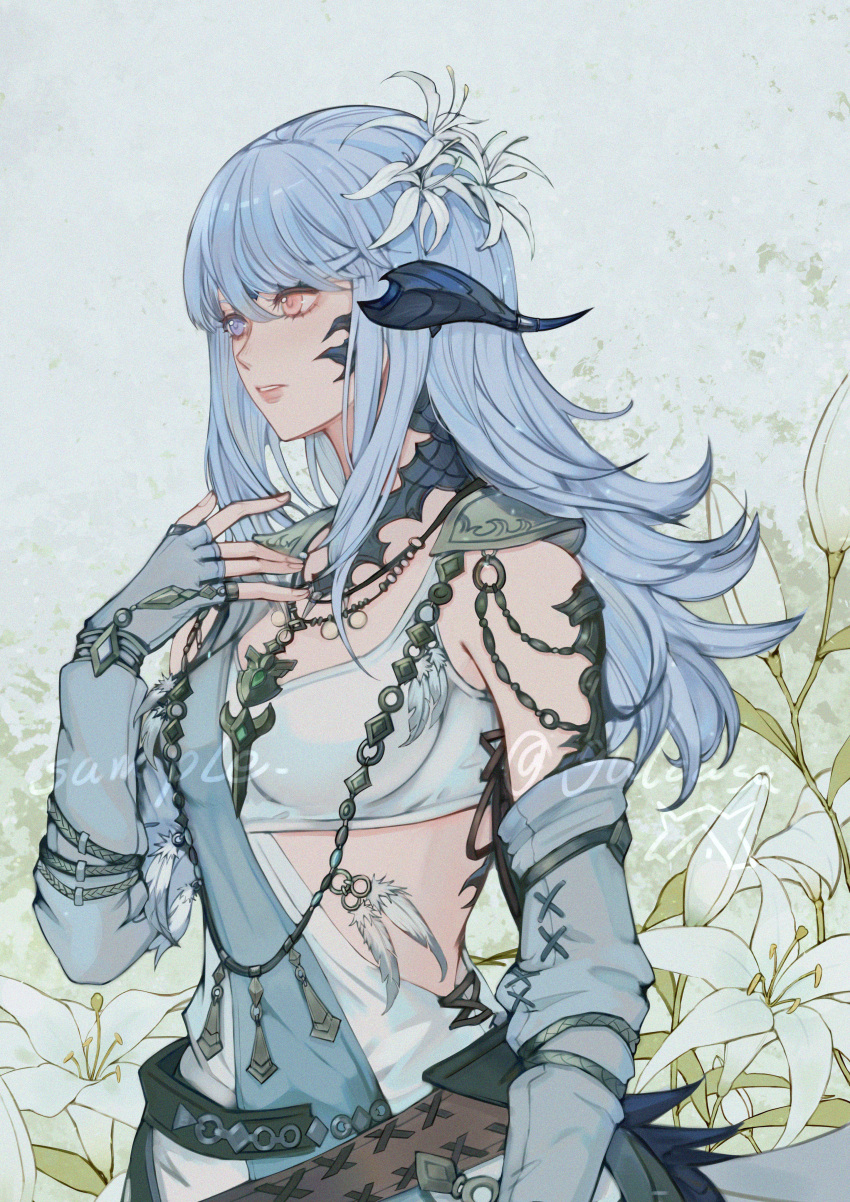 1girl absurdres armlet au_ra blue_eyes blue_hair detached_sleeves dragon_horn dragon_tail final_fantasy final_fantasy_xiv floral_background flower gloves hair_flower hair_ornament hand_on_own_chest heterochromia highres huizhoumao light_blue_hair lips long_bangs long_hair looking_to_the_side multiple_bracelets multiple_necklaces open_mouth partially_fingerless_gloves red_eyes scales shoulder_pads solo tail tank_top teeth upper_body upper_teeth_only white_tank_top