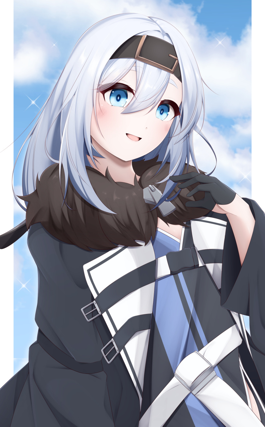 1girl :d absurdres acullllll azur_lane black_coat black_gloves black_hairband blue_eyes blush bon_homme_richard_(azur_lane) coat commentary_request commission day fur-trimmed_coat fur_trim gloves hair_between_eyes hairband hand_up happy highres long_hair looking_at_viewer outdoors pixiv_commission smile solo white_hair