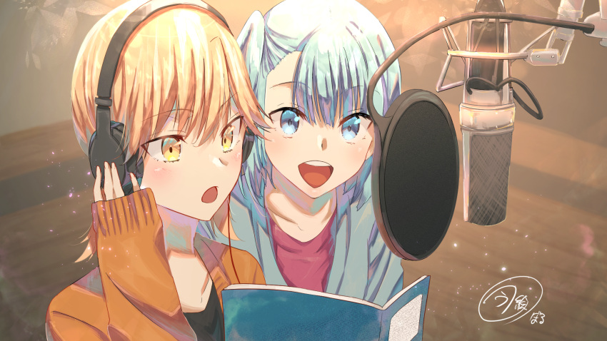 2girls :d black_shirt blonde_hair blue_hair blue_jacket book commentary_request headphones highres holding holding_book jacket karashi_(mona_lisa_no_zaregoto) microphone mona_lisa_no_zaregoto multiple_girls noboru_imae one_side_up open_mouth orange_jacket redhead shirt short_hair smile sora_(mona_lisa_no_zaregoto) teeth upper_teeth_only yellow_eyes