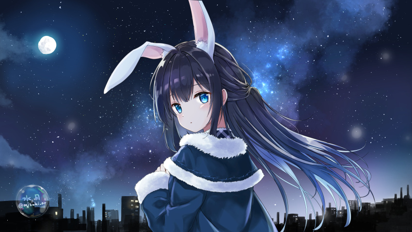 1girl abc_cherry absurdres animal_ears black_hair blue_eyes blush bubble capelet coat from_behind full_moon fur-trimmed_capelet fur-trimmed_sleeves fur_trim half_updo highres long_hair long_sleeves looking_at_viewer looking_back moon night night_sky original outdoors parted_lips rabbit_ears rabbit_girl sky skyline solo star_(sky) starry_sky upper_body very_long_hair