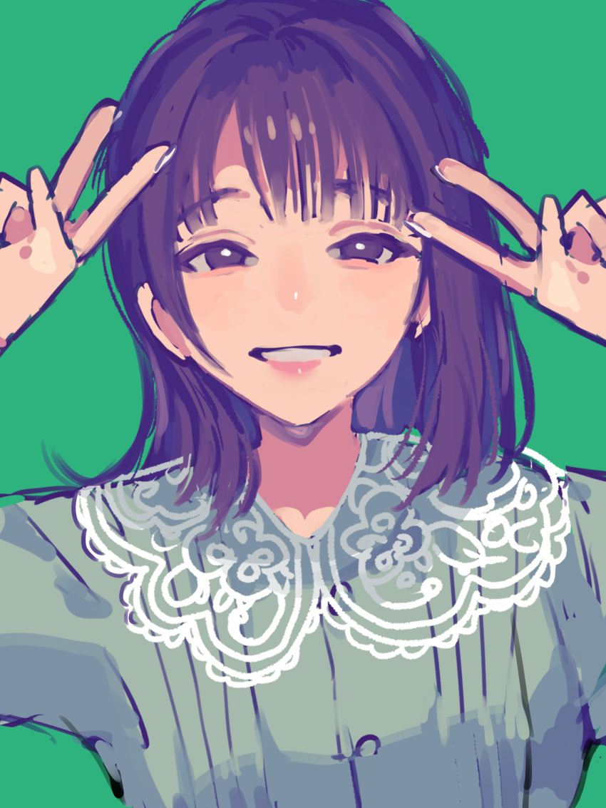 1girl :d blunt_bangs brown_hair commentary_request double_v fujidera_minori green_background hands_up highres looking_at_viewer open_mouth pink_lips real_life realistic short_hair simple_background smile solo teeth tsujii_ruki upper_body v voice_actor