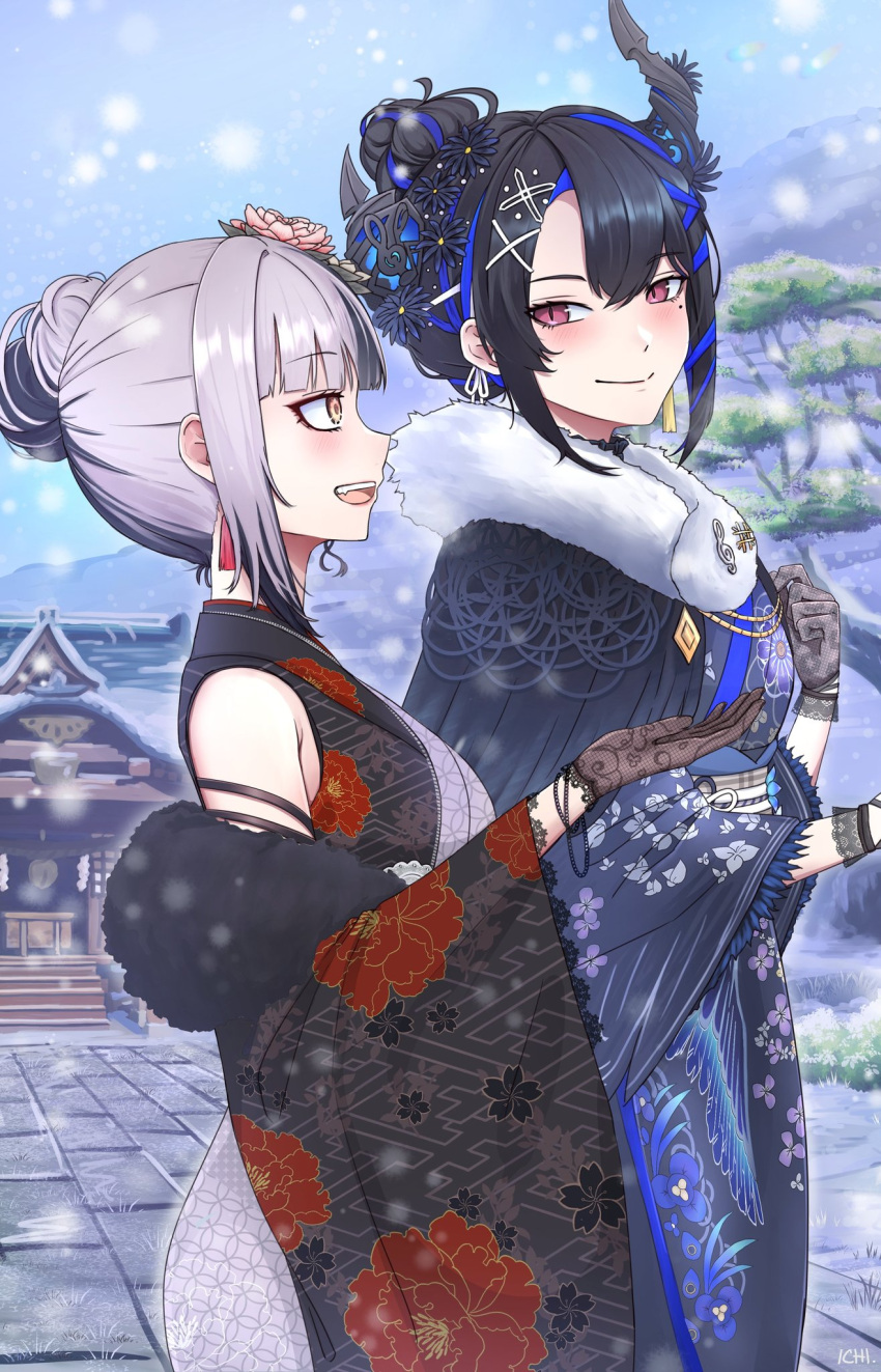 2girls asymmetrical_horns black_hair black_kimono blue_hair blush choker colored_inner_hair demon_horns feather_print floral_print_kimono flower frilled_choker frills gloves grey_hair hair_bun hair_flower hair_ornament highres hololive hololive_english horn_flower horns ichiyaichimaru japanese_clothes kimono lace lace-trimmed_kimono lace_gloves lace_trim long_hair looking_at_viewer mole mole_under_eye multicolored_hair multiple_girls nerissa_ravencroft nerissa_ravencroft_(new_year) official_alternate_costume official_alternate_hairstyle open_mouth red_eyes shiori_novella shiori_novella_(new_year) single_hair_bun smile split-color_hair teeth two-tone_hair two-tone_kimono uneven_horns upper_teeth_only virtual_youtuber yellow_eyes