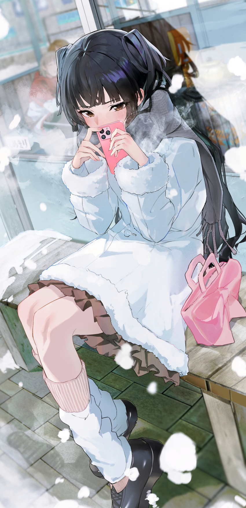 1girl absurdres black_hair blush breath brick_road cellphone coat covered_mouth fur-trimmed_coat fur_trim grey_scarf highres holding holding_phone idolmaster idolmaster_shiny_colors long_hair looking_at_viewer loose_socks mayuzumi_fuyuko outdoors phone pink_bag reflection scarf sitting snow snowing socks solo uouokuma very_long_hair white_coat