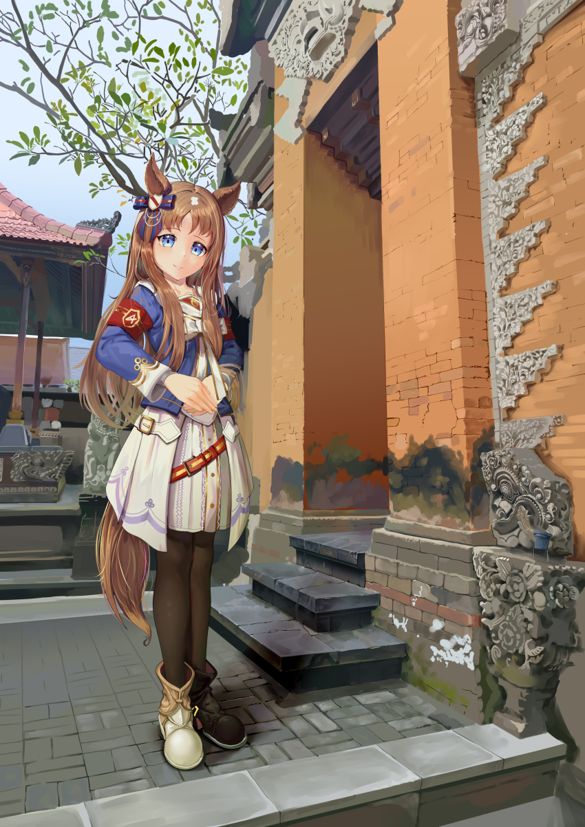 1girl absurdres animal_ears armband artist_name asymmetrical_footwear black_footwear black_pantyhose blue_eyes blue_jacket boots bow breasts brown_footwear brown_hair closed_mouth commentary_request dress ear_ornament full_body grass_wonder_(umamusume) highres horse_ears horse_girl horse_tail jacket looking_at_viewer mismatched_footwear multicolored_hair open_clothes open_jacket outdoors pantyhose red_armband sailor_collar sidelocks small_breasts smile solo stairs streaked_hair tail umamusume white_bow white_dress xg_epee