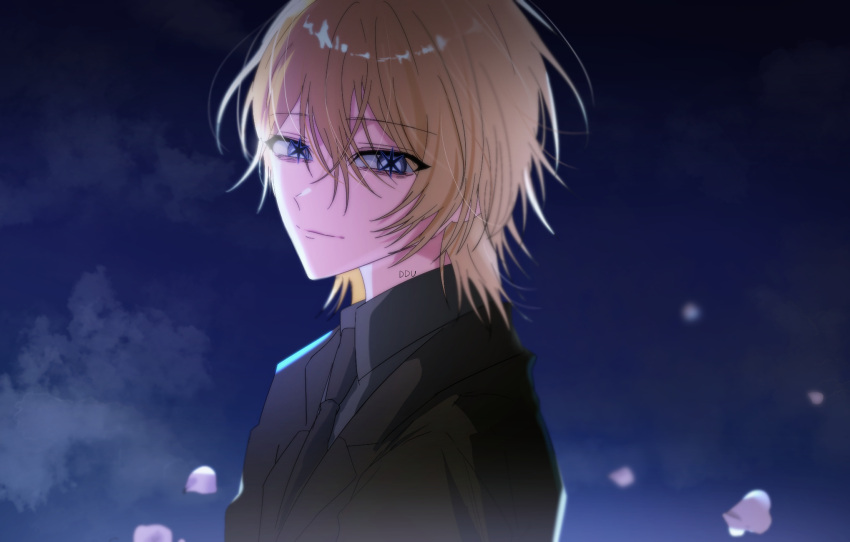1boy artist_name black_jacket black_necktie blonde_hair blue_eyes closed_mouth collared_shirt commentary_request falling_petals grey_shirt hair_between_eyes highres jacket kamiki_hikaru korean_commentary looking_at_viewer male_focus necktie night night_sky oshi_no_ko outdoors petals shirt short_hair sky solo star-shaped_pupils star_(symbol) symbol-shaped_pupils upper_body yubto_45