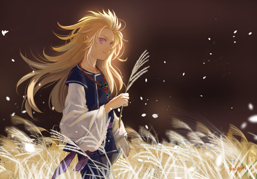 1boy bead_necklace beads blonde_hair blue_vest brown_background closed_mouth cowboy_shot enki_(juuni_kokuki) floating_hair from_side goopon hand_up highres holding jewelry juuni_kokuki layered_sleeves light_particles long_hair long_sleeves looking_at_viewer male_focus motion_blur necklace pointy_ears sash short_over_long_sleeves short_sleeves smile solo vest violet_eyes wheat_field white_sleeves wind