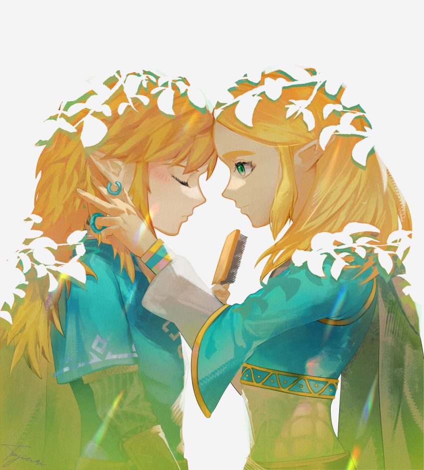 1boy 1girl blonde_hair blue_shirt champion's_tunic_(zelda) closed_eyes commentary_request face-to-face green_eyes hair_brush hair_down highres holding holding_hair_brush holding_hair_tie light_blush link long_hair pointy_ears princess_zelda shirt signature simple_background smile the_legend_of_zelda the_legend_of_zelda:_breath_of_the_wild tsujieiri