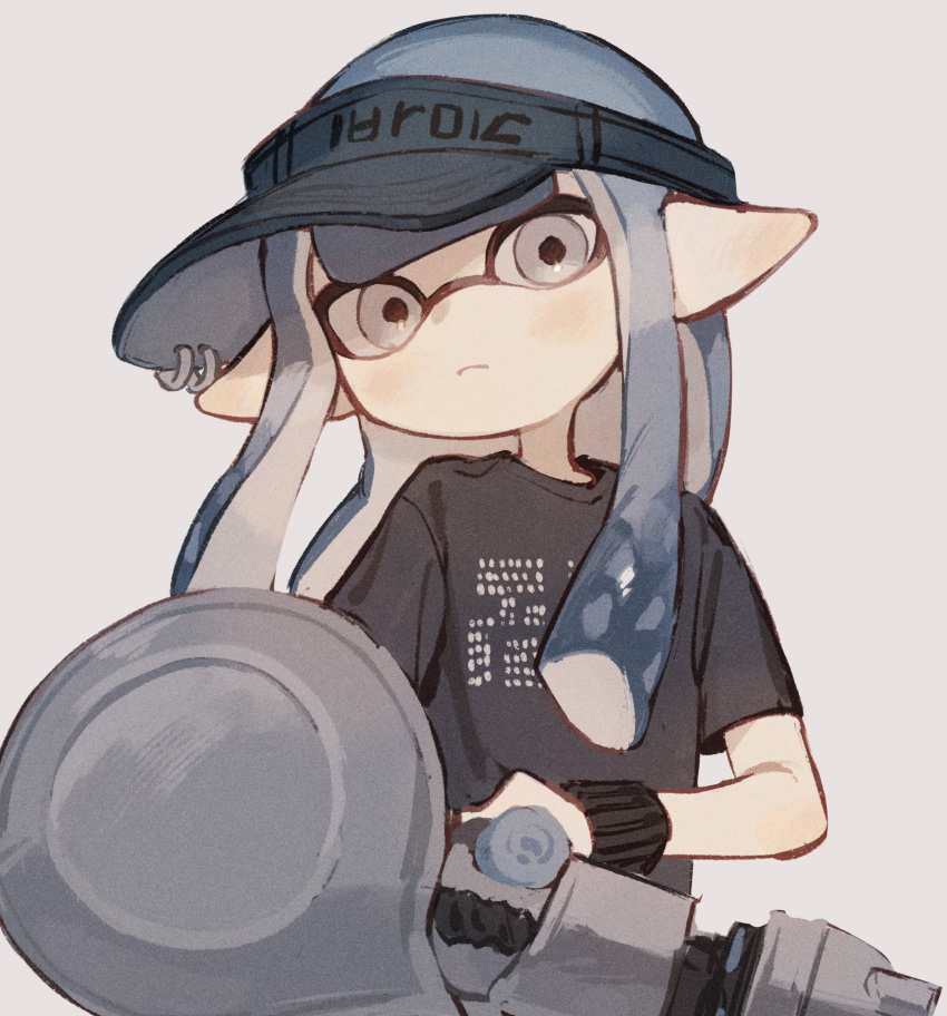 1girl black_shirt blue_hair blue_headwear closed_mouth frown grey_eyes highres holding holding_weapon inkling_(language) inkling_girl inkling_player_character long_hair looking_at_viewer nautilus_(splatoon) pointy_ears print_headwear print_shirt s_ototonhap shirt simple_background solo splatoon_(series) splatoon_3 tentacle_hair upper_body visor_cap weapon white_background