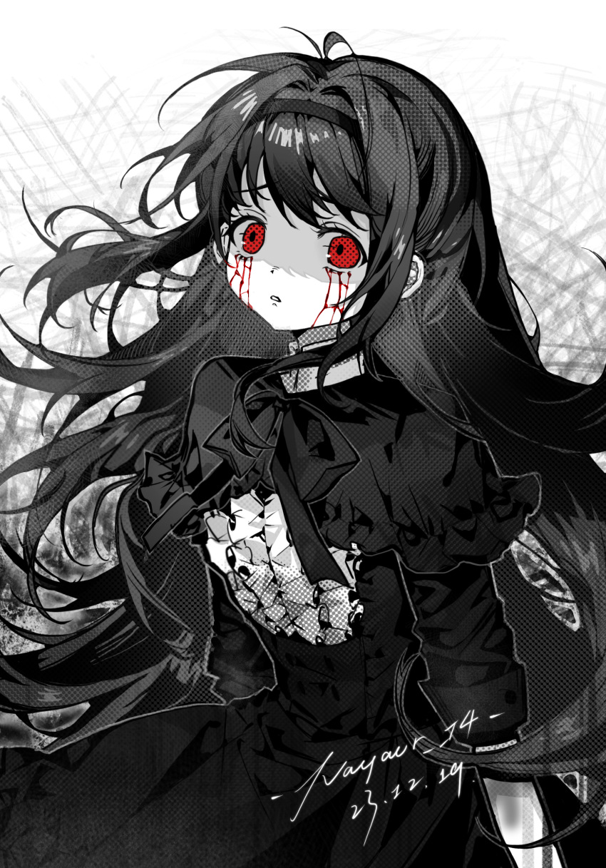 1girl akemi_homura arms_at_sides artist_name bow bowtie capelet center_frills chinese_commentary commentary_request cowboy_shot dated dress floating_hair frilled_capelet frilled_dress frills from_side frown greyscale hairband halftone highres long_hair looking_at_viewer mahou_shoujo_madoka_magica mahou_shoujo_madoka_magica:_hangyaku_no_monogatari monochrome outline parted_lips red_eyes scared shixiaoqina signature simple_background solo spot_color white_background white_outline