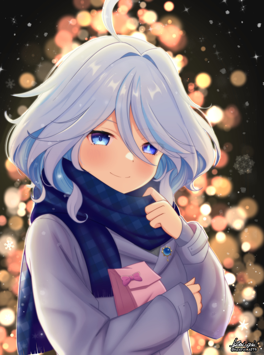 absurdres adjusting_scarf blue_eyes blue_hair blue_scarf blurry blurry_background blush bokeh breath christmas coat depth_of_field english_commentary furina_(genshin_impact) genshin_impact gift hand_up highres holding holding_gift jacket ken-pai_(kenpai_arts) looking_at_viewer multicolored_hair scarf smile snowflakes solo white_hair white_jacket winter_clothes winter_coat