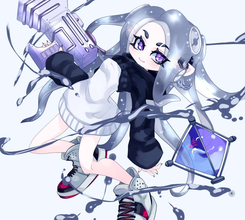 1girl bending_backward commentary cross-laced_footwear earrings eyebrow_cut eyelashes fang grey_background grey_hair gun high_tops highres holding holding_gun holding_weapon jewelry kiss_my_eyelidz long_hair octoling_girl octoling_player_character paint pointy_ears purple_nails shoes simple_background skin_fang sleeves_past_wrists smile sneakers solo splat_bomb_(splatoon) splatoon_(series) splatoon_3 splattershot_jr_(splatoon) tentacle_hair thick_eyebrows violet_eyes weapon