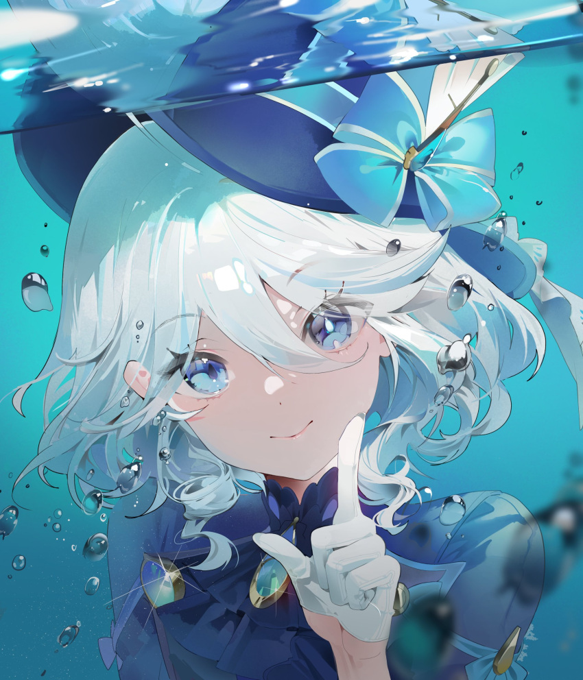 1girl air_bubble ascot blue_ascot blue_bow blue_eyes blue_headwear blue_theme bow brooch bubble buri_(retty9349) close-up closed_mouth drop-shaped_pupils furina_(genshin_impact) genshin_impact glint gloves hair_between_eyes half_gloves hand_up hat hat_bow highres index_finger_raised jewelry looking_at_viewer mismatched_pupils multicolored_hair smile solo streaked_hair top_hat underwater white_gloves white_hair