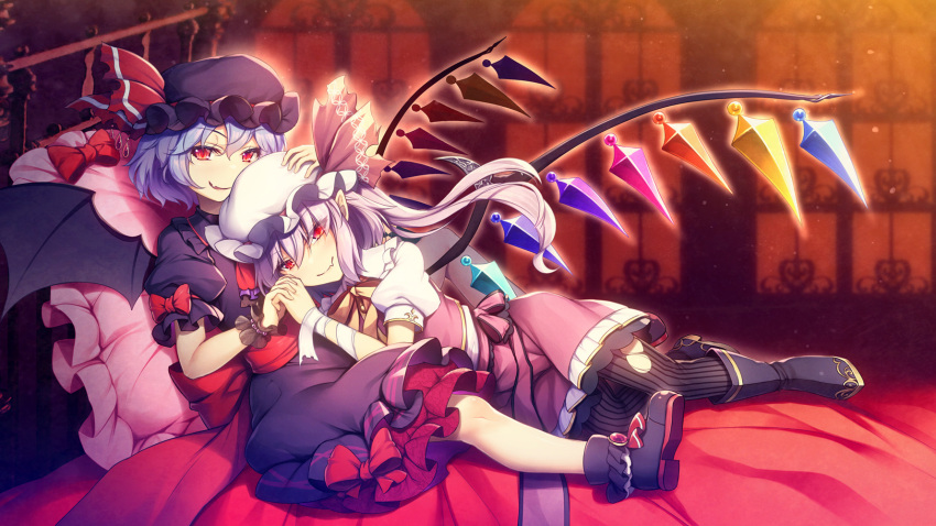 2girls ascot bandaged_arm bandages bat_wings blonde_hair boots chima_q crystal_wings fangs flandre_scarlet frills hat highres holding_hands looking_at_viewer medium_hair mob_cap multiple_girls on_bed red_eyes remilia_scarlet side_ponytail smirk socks touhou white_hair wings yellow_ascot