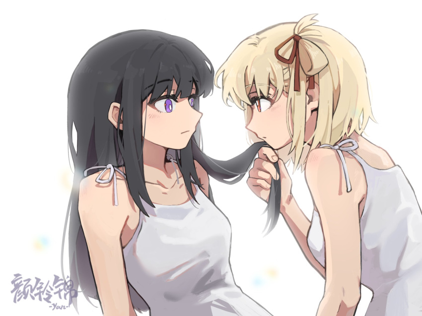2girls black_hair blonde_hair bright_pupils camisole chinese_commentary closed_mouth commentary_request eye_contact hair_ribbon highres holding_another's_hair inoue_takina kissing_hair long_hair looking_at_another lycoris_recoil medium_hair multiple_girls nishikigi_chisato one_side_up red_eyes red_ribbon ribbon simple_background upper_body violet_eyes white_background white_camisole white_pupils yanlingjinshilihuahua yuri