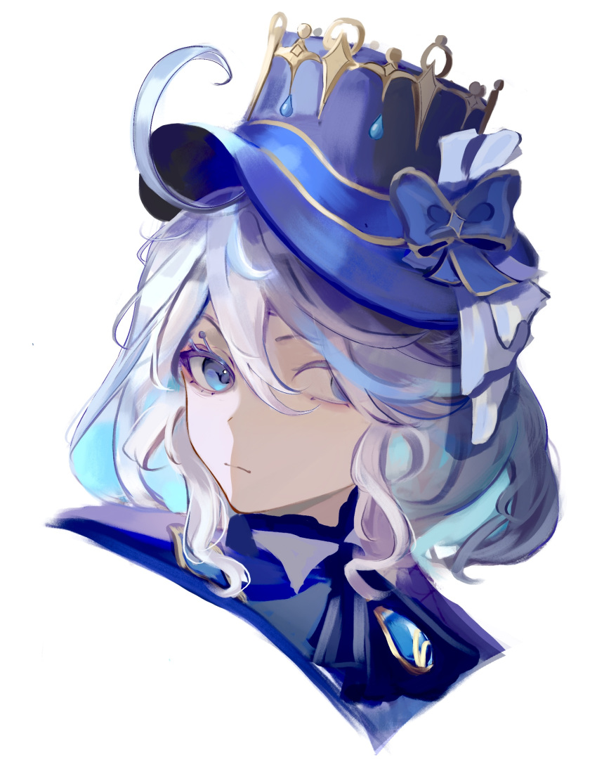 1girl absurdres ahoge ascot blue_eyes blue_hair blue_headwear brooch commentary_request furina_(genshin_impact) genshin_impact hair_between_eyes hat highres jewelry light_blue_hair long_hair looking_at_viewer multicolored_hair short_hair simple_background solo streaked_hair top_hat white_background white_hair yuhel