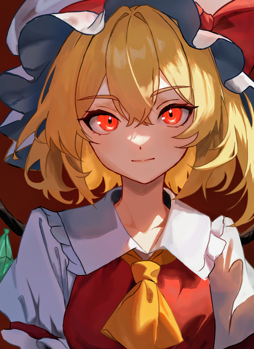 1girl ascot blonde_hair crystal_wings dress flandre_scarlet glowing glowing_eyes hat hat_ribbon highres mob_cap red_background red_dress red_ribbon ribbon side_ponytail simple_background smile solo touhou upper_body user_sjxt3358 yellow_ascot