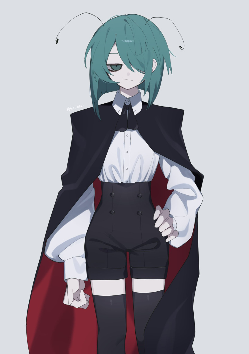 1girl antennae artist_name black_cape black_shorts black_thighhighs cape closed_mouth collared_shirt expressionless feet_out_of_frame green_eyes green_hair grey_background hair_over_one_eye hand_on_own_hip high-waist_shorts highres long_sleeves looking_at_viewer medium_hair red_cape shirt shorts simple_background solo thigh-highs touhou twitter_username two-sided_cape two-sided_fabric white_shirt wriggle_nightbug xx_asui