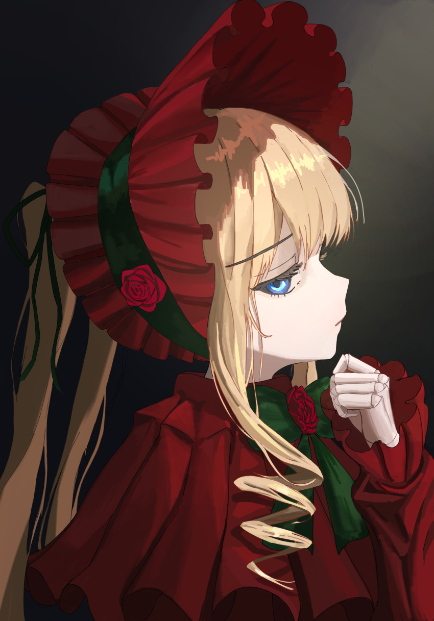 1girl absurdres blonde_hair blue_eyes bonnet bow bowtie capelet closed_mouth commentary_request doll_joints dress drill_hair drill_sidelocks expressionless eyelashes flower flower_brooch frilled_capelet frills geulim_(pixiv_103620402) green_bow green_bowtie grey_background half-closed_eyes highres joints lolita_fashion long_hair looking_at_viewer looking_to_the_side medium_bangs portrait profile red_capelet red_dress red_flower red_headwear red_rose rose rozen_maiden shinku sidelocks solo twintails upper_body