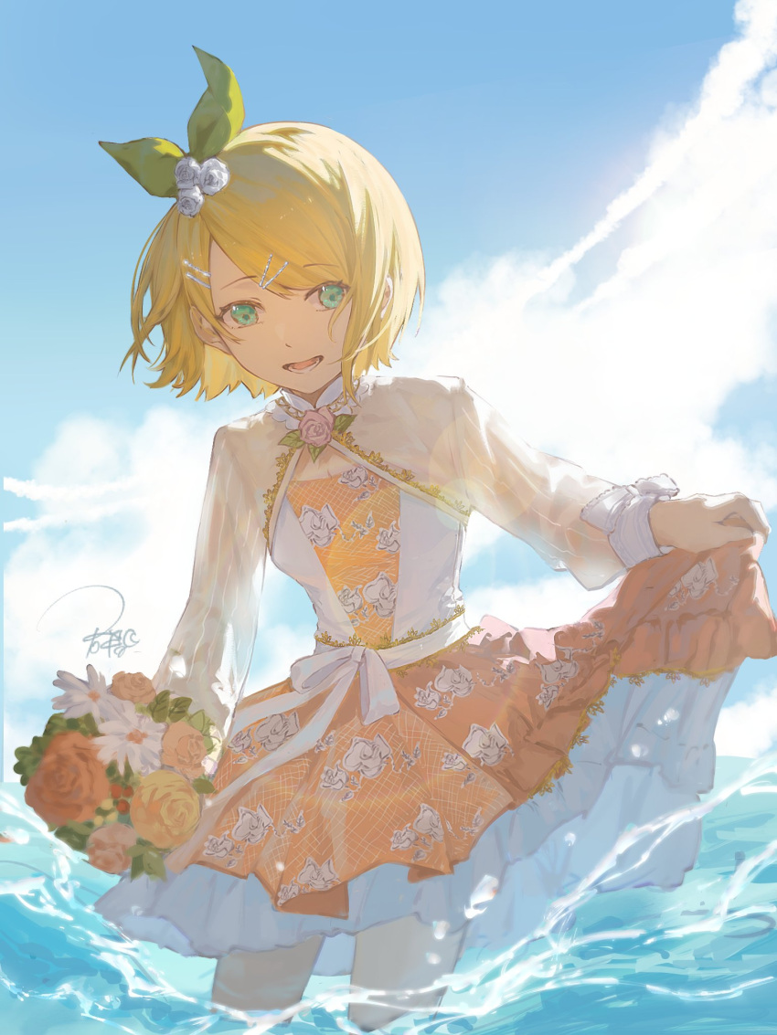 1girl blonde_hair bouquet clothes_lift dress dress_lift floral_print flower green_eyes green_ribbon hair_flower hair_ornament hair_ribbon hairclip highres holding holding_bouquet kagamine_rin lower_teeth_only outdoors parted_lips project_sekai qunqingyue ribbon short_hair solo swept_bangs teeth vocaloid wading white_flower