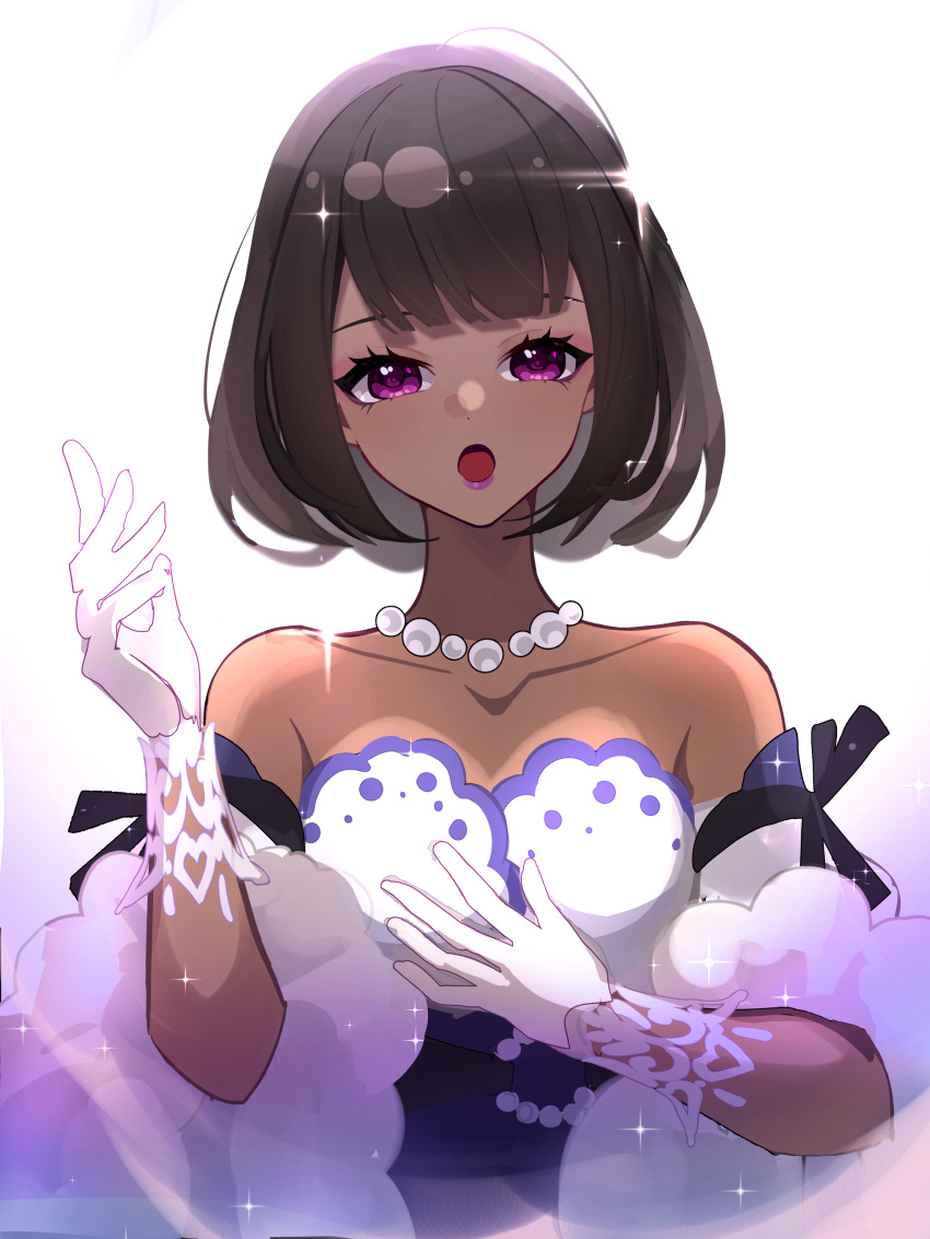 1girl absurdres bare_shoulders blunt_bangs bob_cut brown_hair cocona_(honkai:_star_rail) collarbone dark-skinned_female dark_skin detached_sleeves dress eyeshadow gloves hand_on_own_chest hand_up highres honkai:_star_rail honkai_(series) jewelry lace-trimmed_gloves lace_trim makeup medium_hair necklace open_mouth pearl_necklace pink_eyeshadow purple_lips sparkle strapless strapless_dress violet_eyes white_gloves zhijing_niao