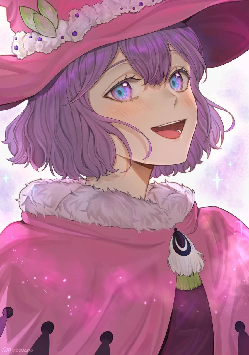 1girl :d black_clover blue_eyes capelet dorothy_unsworth fur-trimmed_capelet fur_trim gradient_eyes hair_between_eyes hashtag_only_commentary hat highres looking_at_viewer multicolored_eyes open_mouth pink_capelet pink_headwear purple_hair rizaavana short_hair simple_background smile solo sparkle_background twitter_username upper_body violet_eyes witch_hat