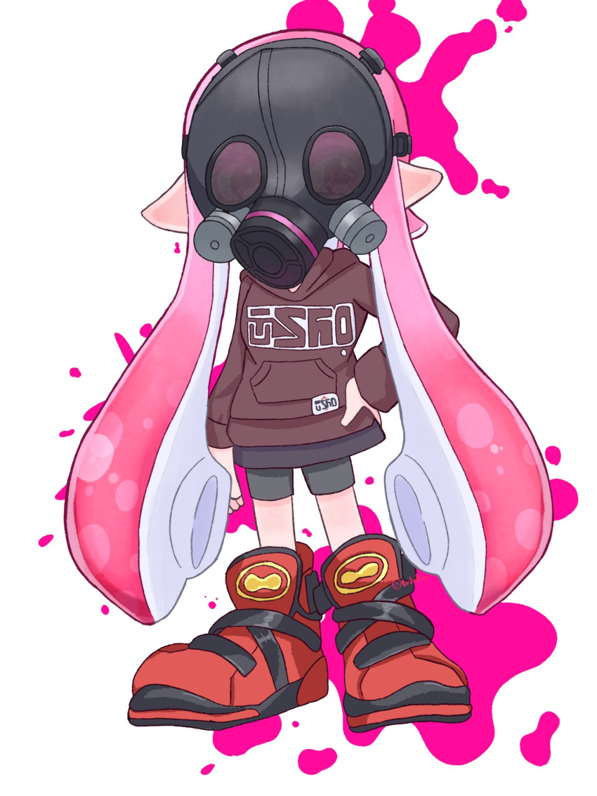 1girl bike_shorts commentary eyes_visible_through_headwear full_body gas_mask hand_on_own_hip highres hood hoodie inkling inkling_girl inkling_player_character long_hair mask pink_hair pointy_ears print_hoodie red_footwear red_hoodie shoes simple_background solo splatoon_(series) standing tentacle_hair tonbofree white_background
