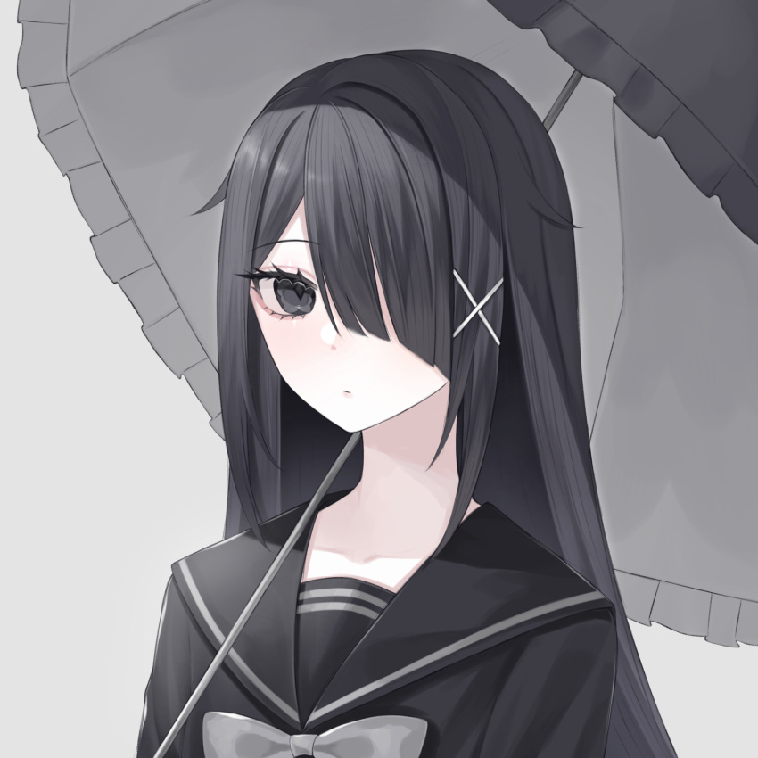 1girl ame-chan_(needy_girl_overdose) bing_shui_zhen_suanmeitang black_eyes black_hair black_shirt bow chinese_commentary closed_mouth collared_shirt commentary_request expressionless grey_background grey_bow hair_down hair_ornament hair_over_one_eye highres long_hair looking_at_viewer needy_girl_overdose official_alternate_costume sailor_collar shirt simple_background solo umbrella upper_body x_hair_ornament