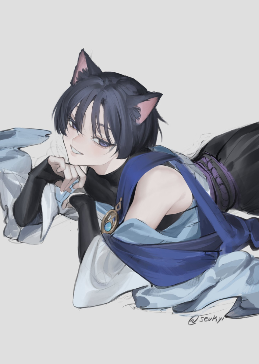 1boy anemo_symbol_(genshin_impact) animal_ear_fluff animal_ears artist_name bare_shoulders black_bridal_gauntlets black_fur black_hair black_hakama black_shirt bridal_gauntlets cat_ears clenched_teeth genshin_impact hakama hand_up head_on_hand highres japanese_clothes looking_to_the_side lying male_focus on_stomach open_mouth sevkyi shirt short_hair sideways_glance simple_background sleeveless sleeveless_shirt smile solo teeth turtleneck violet_eyes vision_(genshin_impact) white_background