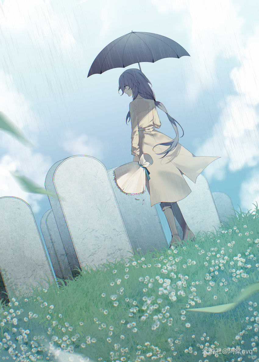 1girl absurdres ankle_boots artist_name blue_background blue_eyes blue_hair blue_sky boots bouquet brown_coat brown_footwear chinese_text closed_mouth clouds cloudy_sky coat commentary flower fu_hua full_body grass graveyard grey_hair hair_between_eyes highres holding holding_bouquet holding_umbrella honkai_(series) honkai_impact_3rd long_hair long_sleeves low-tied_long_hair low_ponytail official_alternate_costume ponytail rain saya_atang simplified_chinese_text sky solo standing tombstone trench_coat umbrella very_long_hair white_flower