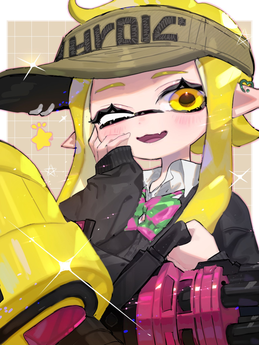 1girl blonde_hair border brown_background brown_headwear commentary_request fang grid_background gun heavy_splatling_(splatoon) highres holding holding_gun holding_weapon inkling inkling_girl inkling_player_character long_hair looking_at_viewer one_eye_closed open_mouth outside_border pointy_ears simple_background skin_fang sleeves_past_wrists smile solo splatoon_(series) splatoon_3 star_(symbol) tentacle_hair upper_body visor_cap weapon white_border yellow_eyes yomeniwan
