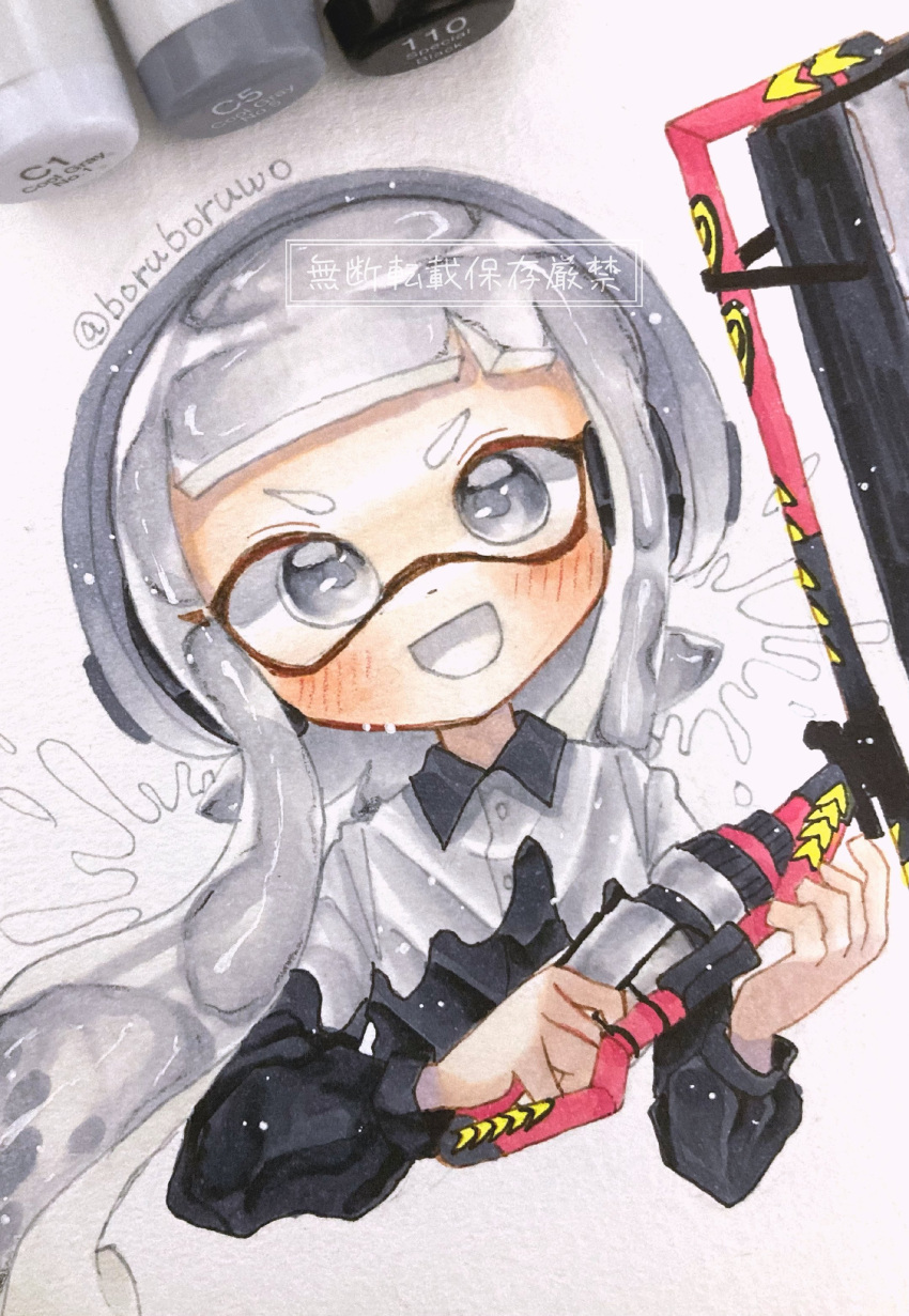 1girl :d absurdres artist_name boruboruwo carbon_roller_(splatoon) commentary cropped_torso grey_eyes grey_hair headphones highres holding holding_weapon inkling inkling_girl inkling_player_character long_hair looking_at_viewer pointy_ears smile solo splatoon_(series) splatoon_3 symbol-only_commentary tentacle_hair translation_request twitter_username upper_body v-shaped_eyebrows watermark weapon white_background
