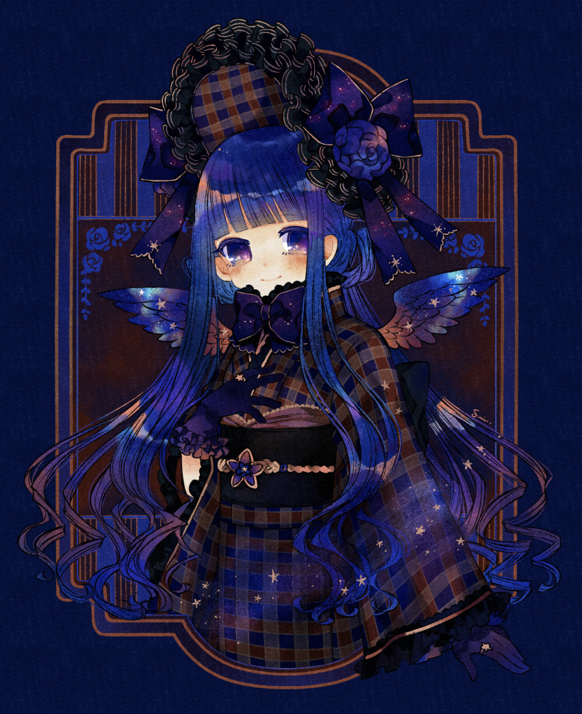 1girl absurdres black_sash blue_bow blue_bowtie blue_eyes blue_flower blue_gloves blue_hair blue_rose blunt_bangs bonnet bow bowtie closed_mouth feathered_wings flower gloves hand_on_own_chest hand_up highres japanese_clothes jewelry kimono long_hair long_sleeves mini_wings multicolored_eyes obi original plaid plaid_kimono ring rose sash smile solo star_(symbol) star_ring sumisu_(rinsumi) two-tone_eyes very_long_hair violet_eyes wings