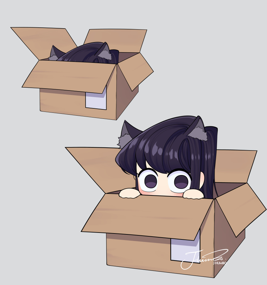 1girl absurdres animal_ear_fluff animal_ears artist_name blush box cardboard_box cat_ears chibi commentary grey_background hands_up highres in_box in_container j_humbo komi-san_wa_komyushou_desu komi_shouko looking_at_viewer no_nose peeking_out purple_hair signature simple_background solo swept_bangs violet_eyes