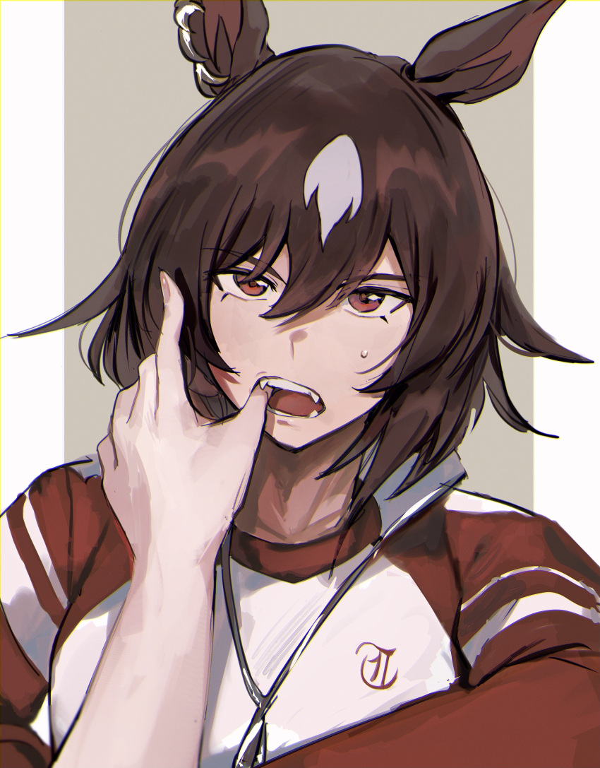 1girl 1other animal_ears blush bojue_(hakus_1128) brown_hair commentary_request disembodied_limb ear_ornament fangs finger_in_another's_mouth grey_background hair_between_eyes hand_in_another's_mouth highres horse_ears horse_girl jacket long_hair long_sleeves looking_at_viewer multicolored_hair open_mouth partially_unzipped red_eyes red_jacket shirt simple_background sirius_symboli_(umamusume) solo_focus streaked_hair sweat teeth tracen_training_uniform track_jacket two-tone_background umamusume upper_body very_long_hair white_background white_hair white_shirt zipper zipper_pull_tab