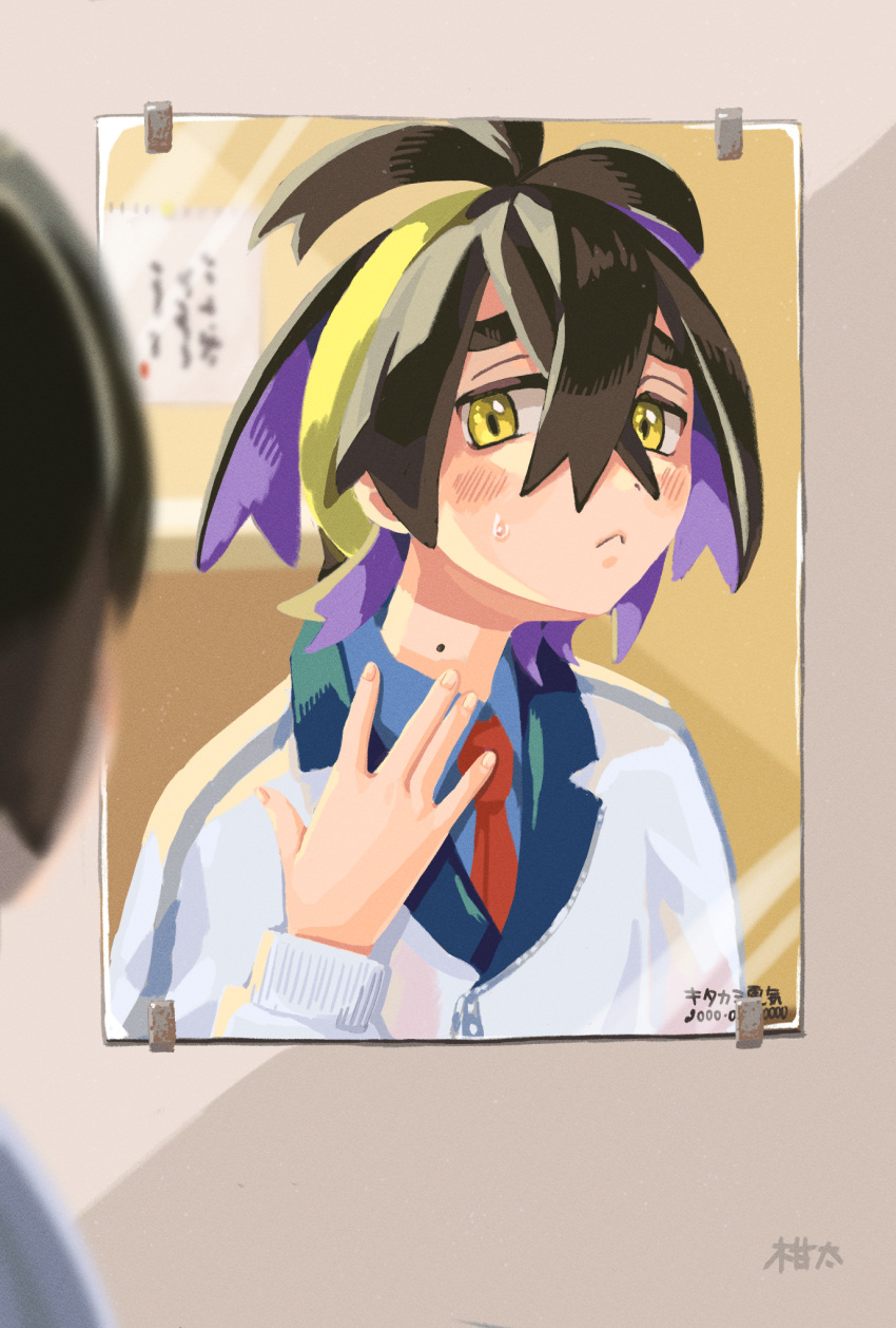 1boy :&lt; black_hair blue_shirt blush closed_mouth commentary_request crossed_bangs hair_between_eyes hand_up highres jacket kanchan_kani kieran_(pokemon) long_sleeves male_focus mirror mole mole_on_neck multicolored_hair necktie pokemon pokemon_sv purple_hair red_necktie reflection shirt solo sweatdrop two-tone_hair white_jacket