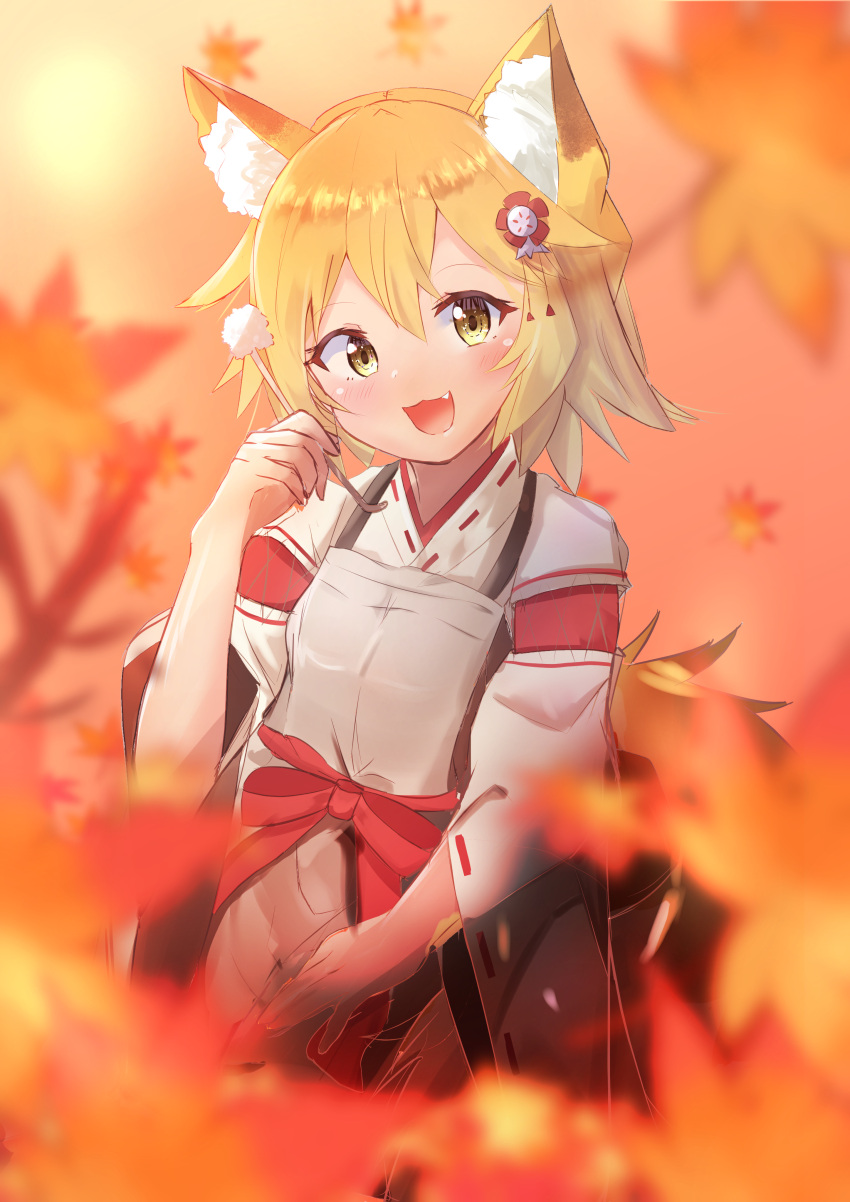 1girl :d absurdres animal_ear_fluff animal_ears blurry blurry_background blush commentary_request depth_of_field fang flower fox_ears fox_girl fox_tail hair_flower hair_ornament highres leaf looking_at_viewer maple_leaf open_mouth orange_background ribbon-trimmed_clothes ribbon_trim senko_(sewayaki_kitsune_no_senko-san) sewayaki_kitsune_no_senko-san shanonon smile solo tail yellow_eyes