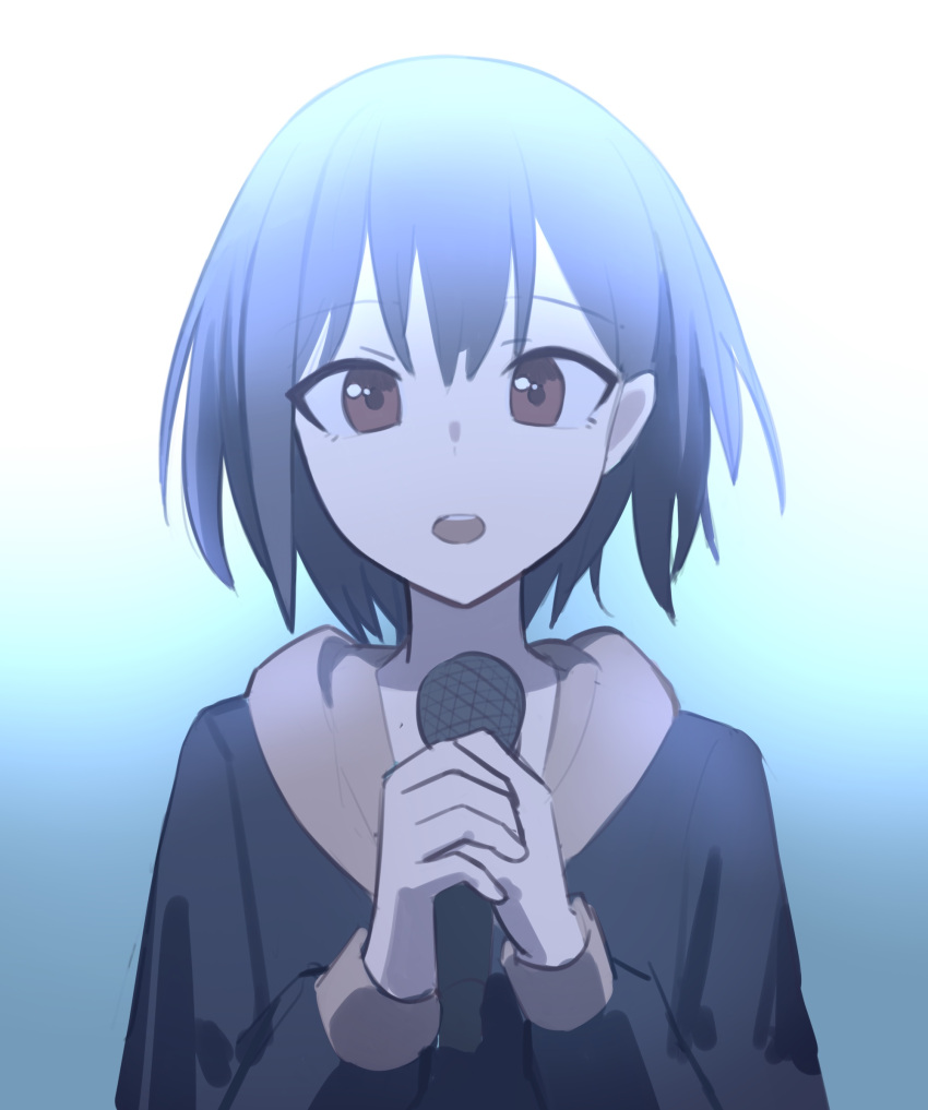 1girl bang_dream! bang_dream!_it's_mygo!!!!! black_hoodie blue_background chinese_commentary commentary_request gradient_background grey_hair highres holding holding_microphone hood hoodie looking_at_viewer lu_guan microphone music open_mouth red_eyes short_hair singing solo takamatsu_tomori upper_body white_background