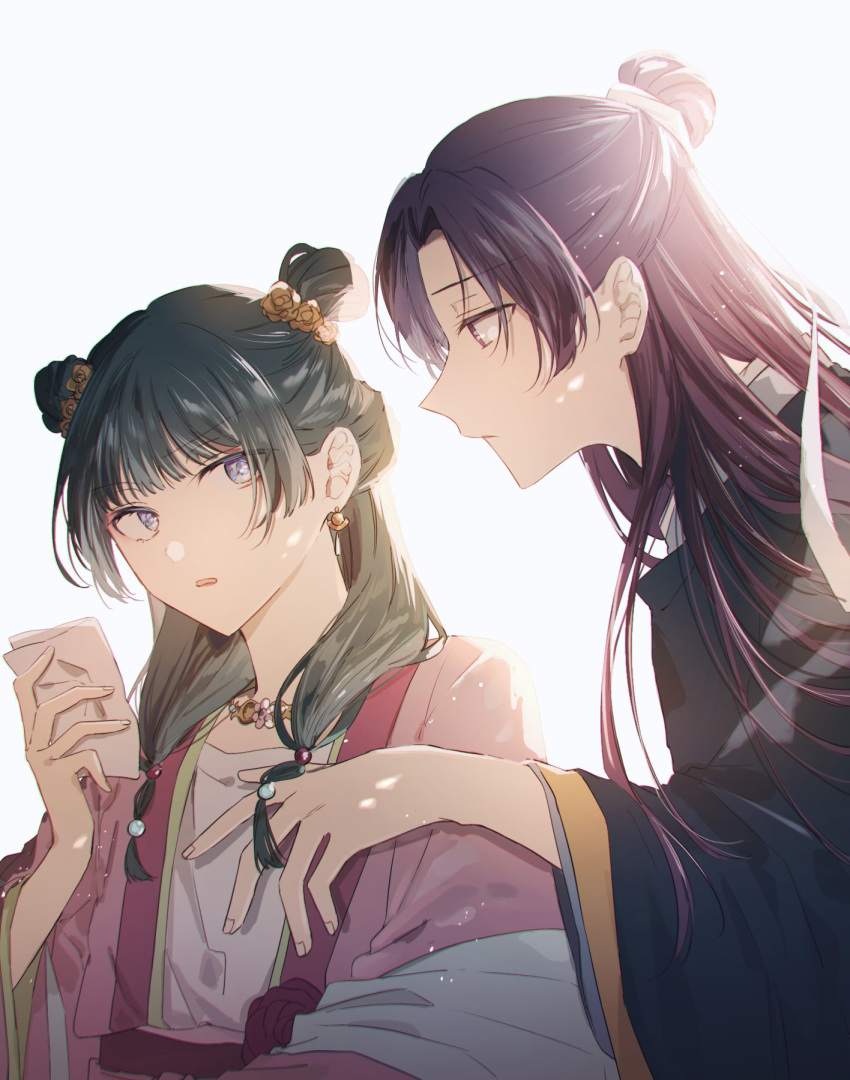 1boy 1girl beads black_robe blue_eyes blunt_bangs chinese_clothes closed_mouth commentary commentary_request dress drop_earrings earrings flower flower_necklace green_hair hair_beads hair_bun hair_ornament hair_over_shoulder half_updo hand_on_another's_chest highres holding holding_cloth jewelry jinshi_(kusuriya_no_hitorigoto) kusuriya_no_hitorigoto long_hair long_sleeves looking_at_another looking_back maomao_(kusuriya_no_hitorigoto) multi-tied_hair necklace parted_lips pink_hanfu purple_hair red_sash robe sash single_hair_bun upper_body violet_eyes wide_sleeves yoichi_hnkn
