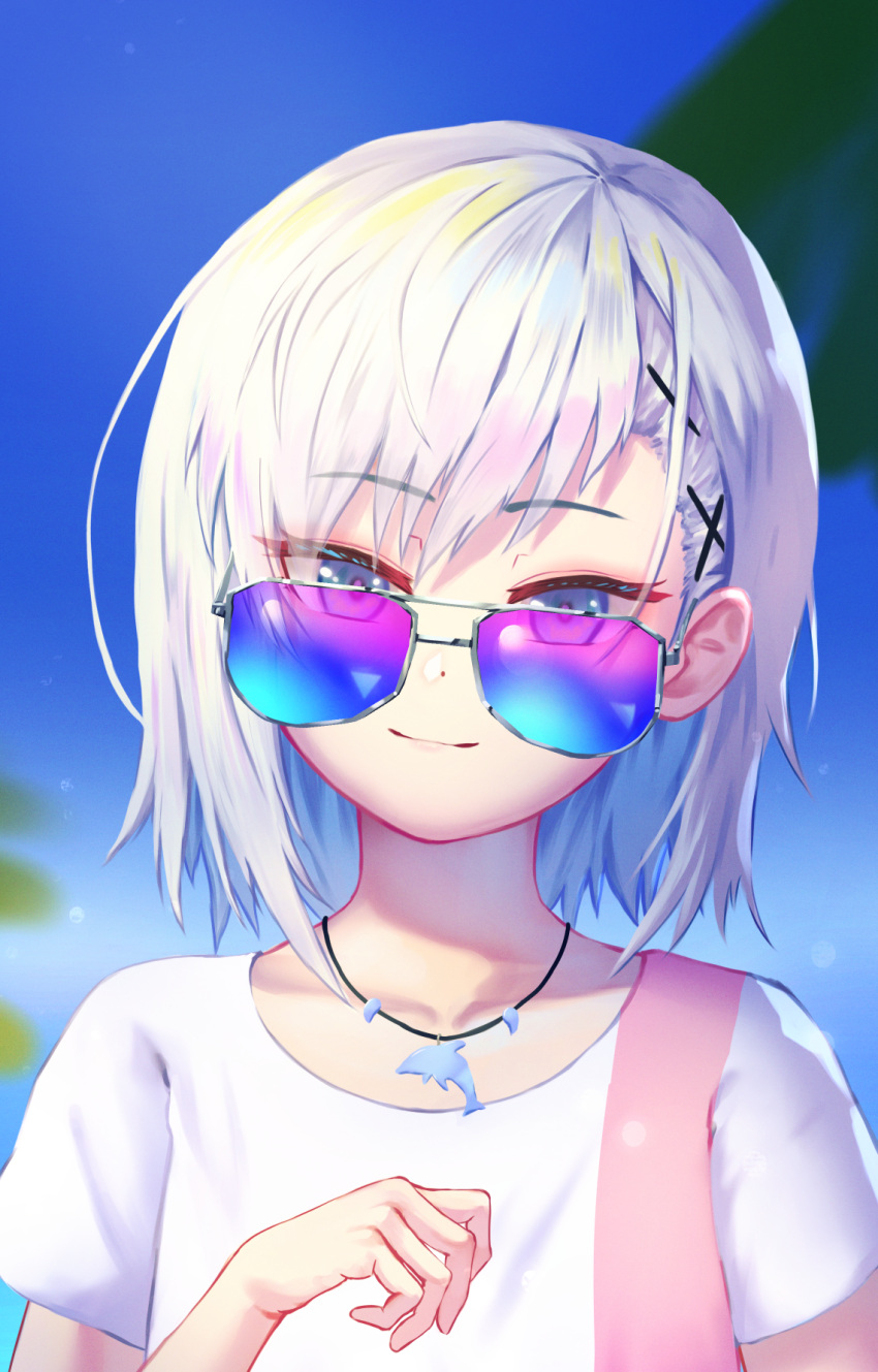 1girl blue_eyes day gradient-tinted_eyewear hair_ornament highres jewelry looking_at_viewer necklace nzz original outdoors shirt smile solo white_hair white_shirt x_hair_ornament