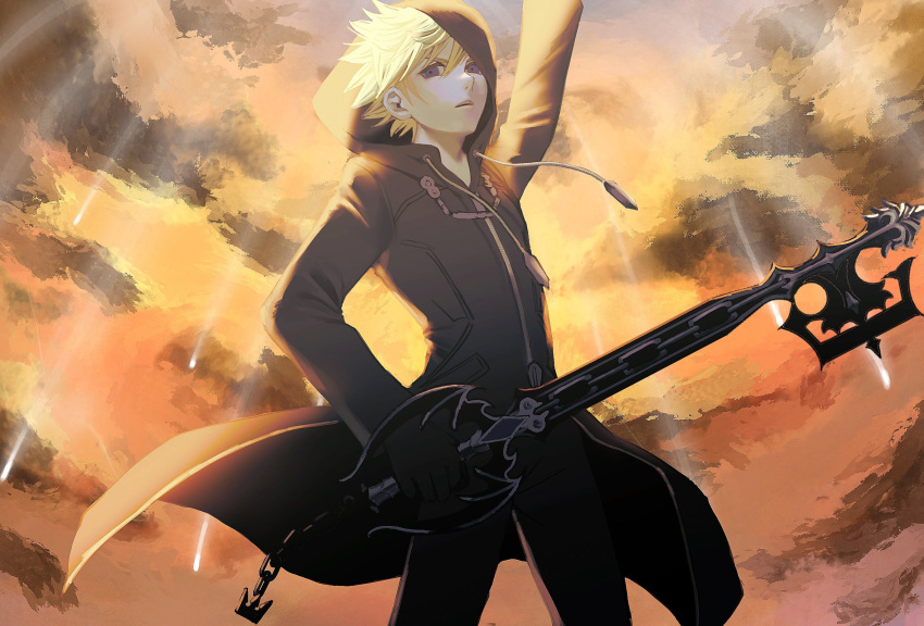 1boy arm_up black_coat black_coat_(kingdom_hearts) blonde_hair blue_eyes chain clouds cloudy_sky coat commentary highres holding holding_weapon hood hood_up keyblade kingdom_hearts kingdom_hearts_iii long_coat looking_to_the_side male_focus oblivion_(keyblade) orange_sky roxas short_hair sky solo spiky_hair sunlight tdmmt_r twilight upper_body weapon wind