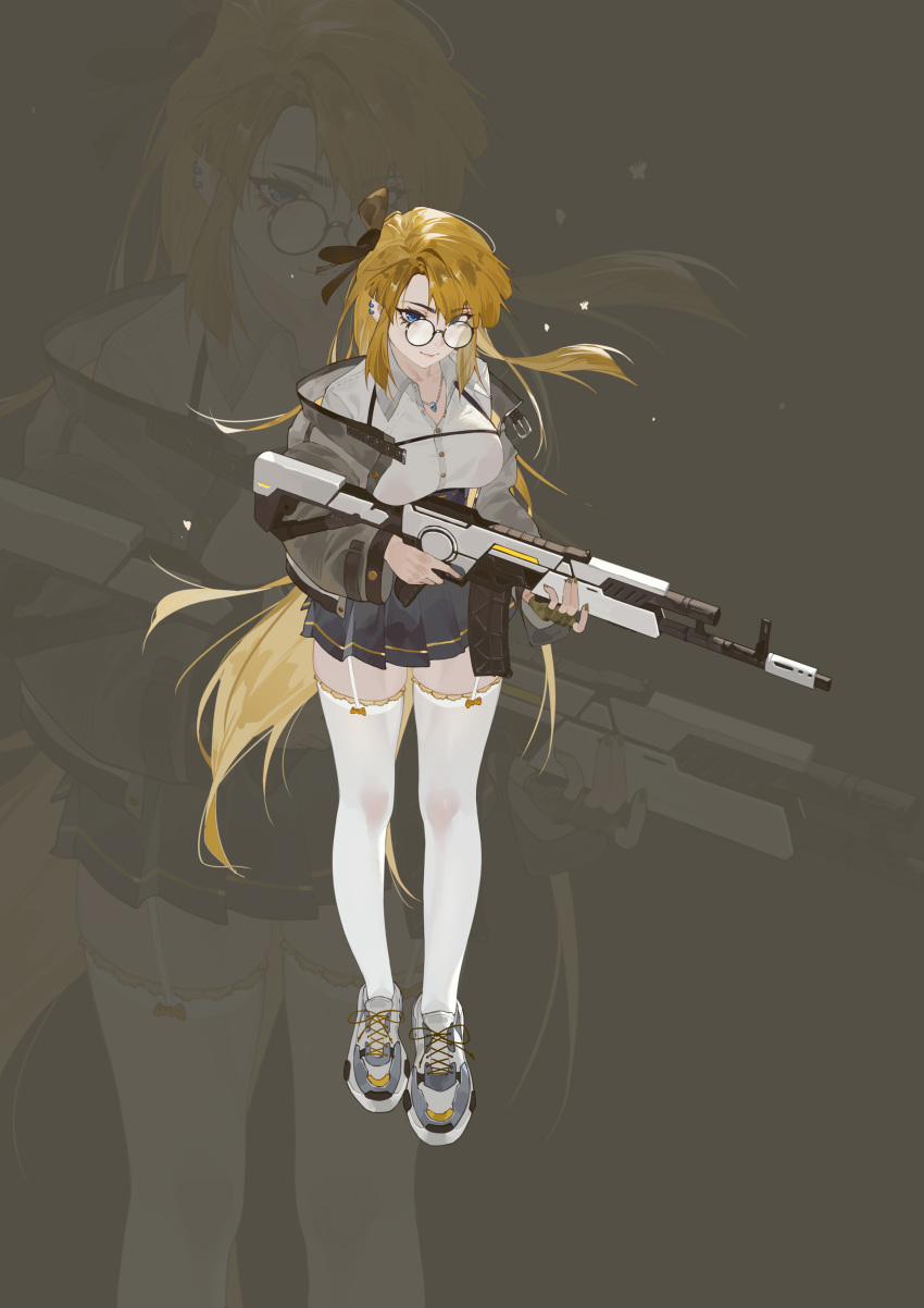 1girl absurdres assault_rifle black-framed_eyewear black_bow blonde_hair blue_gemstone bow breasts brown_background brown_nails collarbone collared_shirt earclip fingerless_gloves full_body garter_straps gem gloves green_gloves grey_jacket gun hair_bow hair_intakes high-waist_skirt highres holding holding_gun holding_weapon jacket jewelry large_breasts long_hair looking_at_viewer looking_up magazine_(weapon) nail_polish necklace off_shoulder open_clothes open_jacket original partially_unbuttoned pince-nez pleated_skirt pugongying rifle round_eyewear shirt shoes single_glove skirt smile sneakers solo swept_bangs thigh-highs trigger_discipline very_long_hair weapon white_footwear white_shirt white_thighhighs zettai_ryouiki zoom_layer