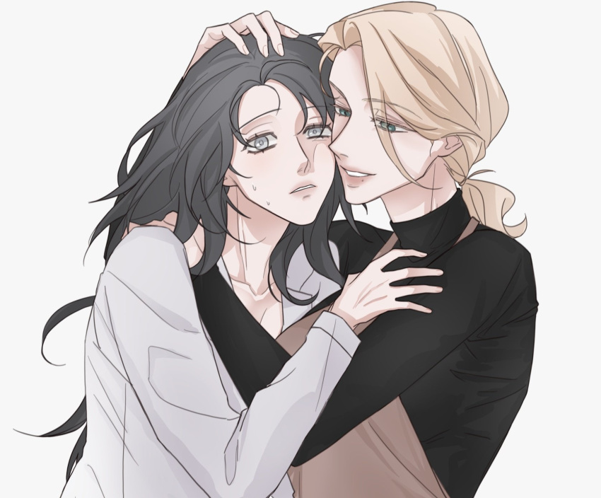 2girls black_hair black_shirt blonde_hair cheek-to-cheek chief_(path_to_nowhere) commentary_request female_chief_(path_to_nowhere) green_eyes grey_eyes hand_on_another's_shoulder heads_together highres holding_own_arm korean_commentary langley_(path_to_nowhere) long_hair long_sleeves multiple_girls parted_lips path_to_nowhere ponytail shirt simple_background smile sweat turtleneck turtleneck_shirt upper_body white_background white_shirt widow_luv yuri