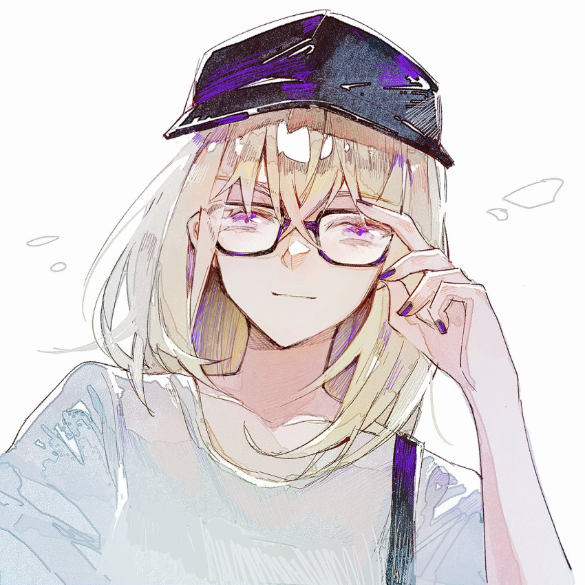 1girl bang_dream! bang_dream!_it's_mygo!!!!! baseball_cap black_hair blonde_hair closed_mouth commentary glasses hand_up hashtag-only_commentary hat highres long_hair looking_at_viewer misumi_uika purple_nails reiboubyou shirt simple_background smile solo upper_body violet_eyes white_background white_shirt