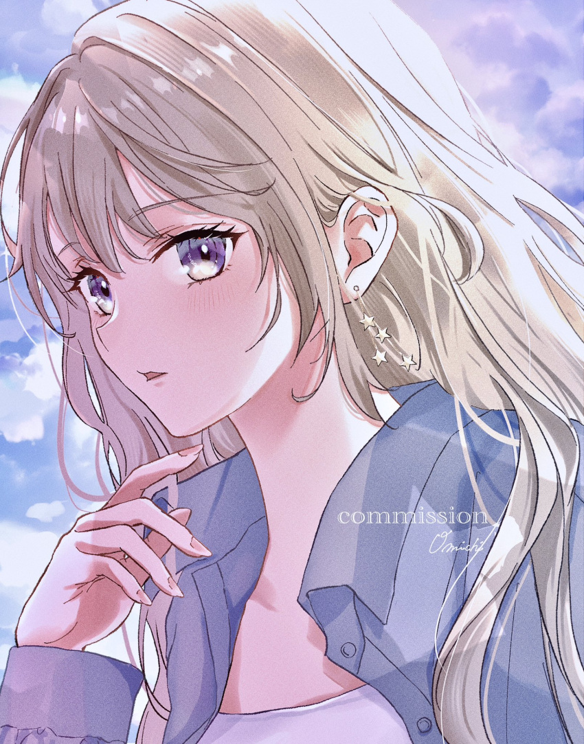 1girl artist_name blonde_hair blue_shirt blue_sky clouds cloudy_sky collarbone commentary_request commission commission_watermark double-parted_bangs earrings eyelashes fingernails from_side hair_between_eyes hand_up highres jewelry light_blush long_bangs long_hair long_sleeves multicolored_sky omichi_1219 open_clothes open_shirt original parted_lips portrait purple_sky shirt signature skeb_commission sky solo star_(symbol) star_earrings violet_eyes watermark