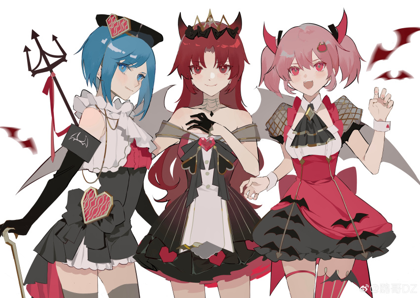 3girls :d absurdres alternate_costume ascot bare_shoulders black_ascot black_bow black_dress black_gloves black_hat black_skirt blue_eyes blue_hair bow bubble_skirt cane capelet chinese_commentary commentary_request cowboy_shot crown demon_horns demon_wings detached_collar dress elbow_gloves fangs frilled_capelet frilled_skirt frills gem gloves grey_thighhighs half_gloves halloween_costume hand_on_cane hand_on_own_chest hand_up heart-shaped_gem highres horns kaname_madoka long_hair looking_at_viewer mahou_shoujo_madoka_magica mahou_shoujo_madoka_magica_(anime) miki_sayaka multiple_girls open_mouth ouge_dz parted_bangs pink_eyes pink_hair polearm puffy_short_sleeves puffy_sleeves red_eyes red_gemstone red_thighhighs redhead sakura_kyoko short_hair short_sleeves short_twintails simple_background single_thighhigh skin_fangs skirt smile standing strapless strapless_dress thigh-highs thigh_strap trident twintails weapon weibo_logo weibo_username white_background white_capelet wings wrist_cuffs