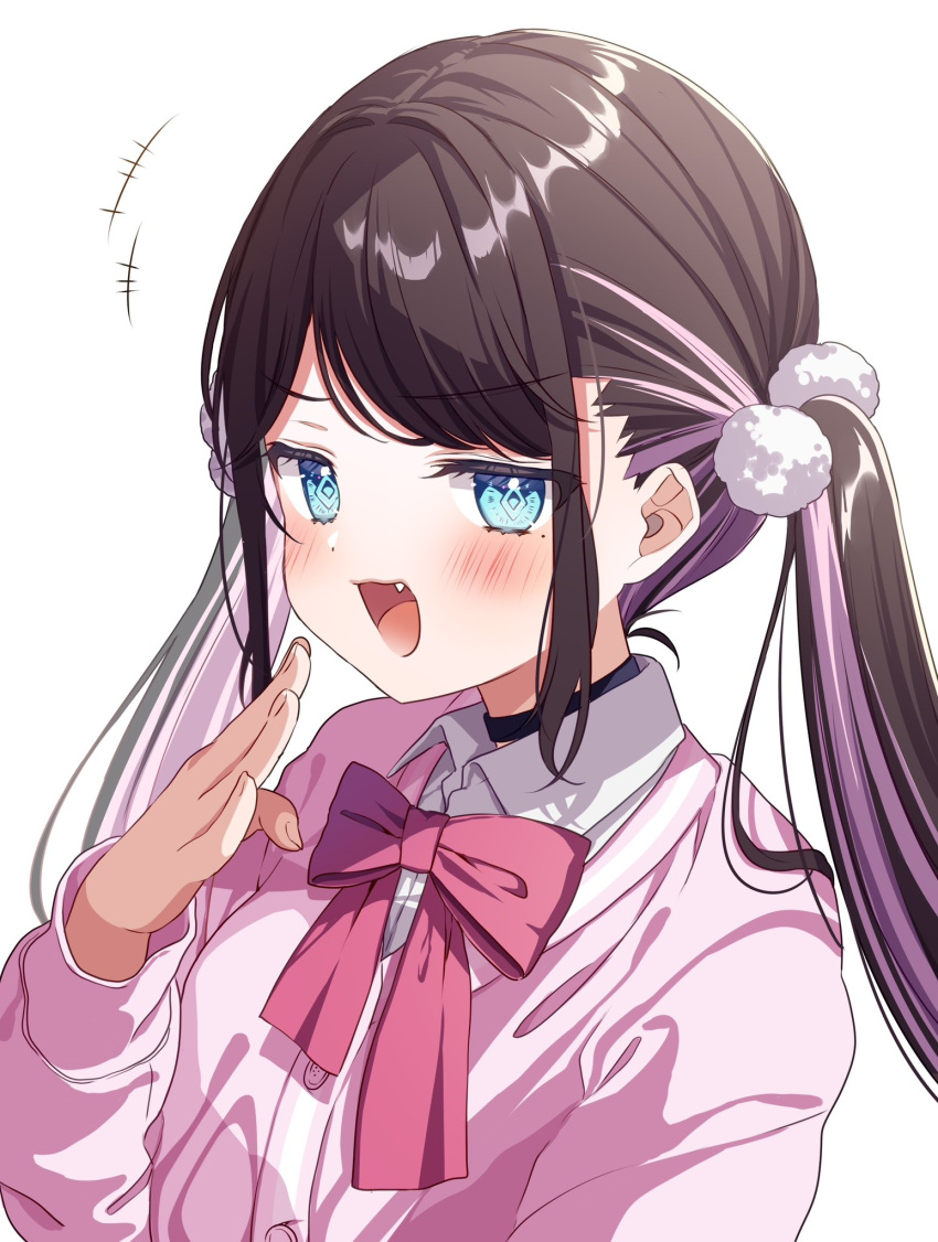 1girl black_hair blue_eyes blush bow bowtie choker colored_inner_hair fang giggling hair_ornament highres kaga_nazuna long_hair looking_at_viewer mole mole_under_eye multicolored_hair open_mouth pink_bow pink_bowtie pink_hair pink_shirt pome_charo school_uniform shirt simple_background solo twintails two-tone_hair upper_body virtual_youtuber vspo! white_background