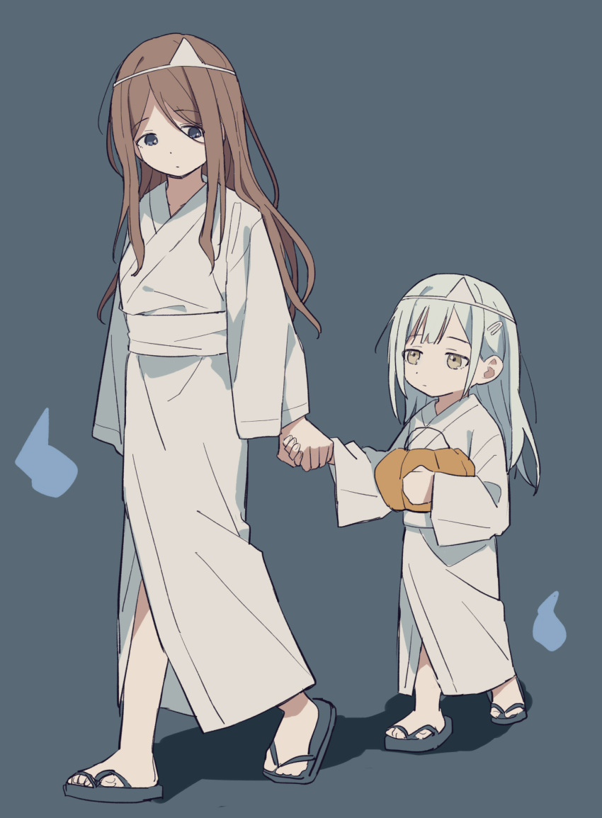 2girls aged_down bang_dream! bang_dream!_it's_mygo!!!!! barefoot basket blue_background blue_eyes brown_hair child closed_mouth coldcat. commentary expressionless full_body ghost ghost_costume green_hair hair_ornament hairclip highres hitodama holding holding_basket holding_hands jack-o'-lantern japanese_clothes kimono long_hair long_sleeves multiple_girls nagasaki_soyo sandals shadow simple_background triangular_headpiece trick-or-treating wakaba_mutsumi walking white_kimono yellow_eyes zouri